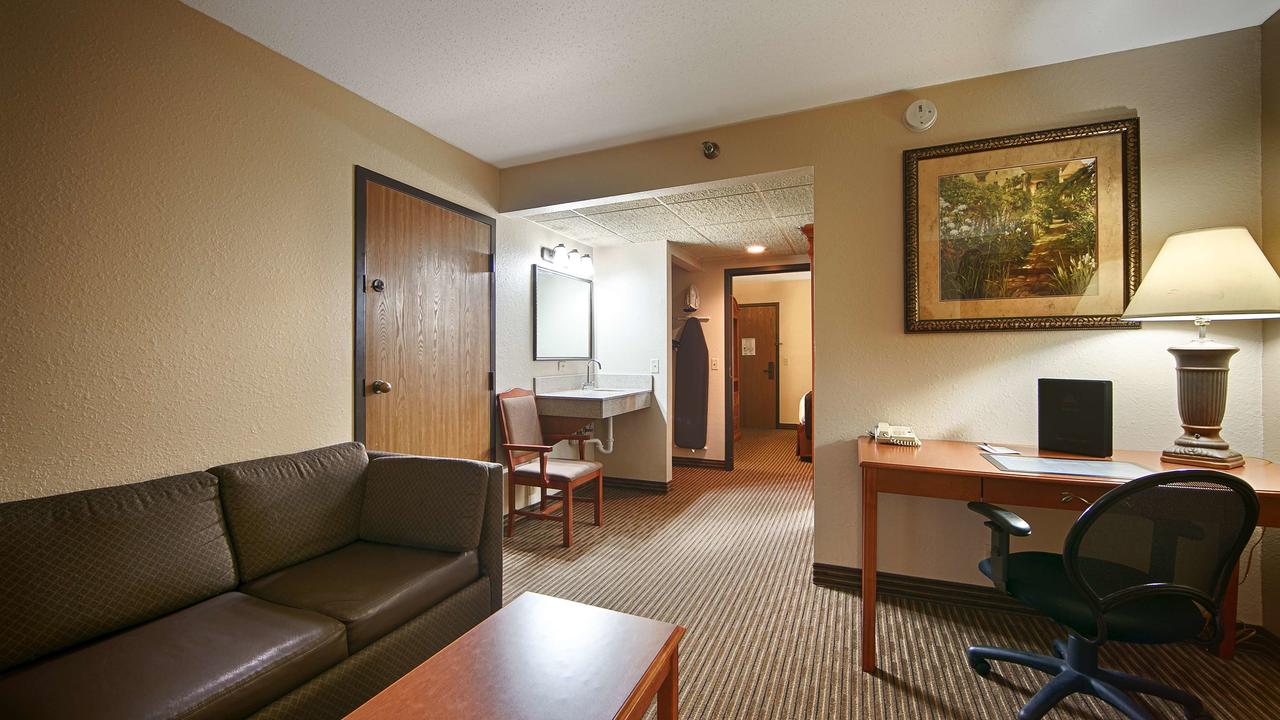 Kelly Inn Minot - thumb 40