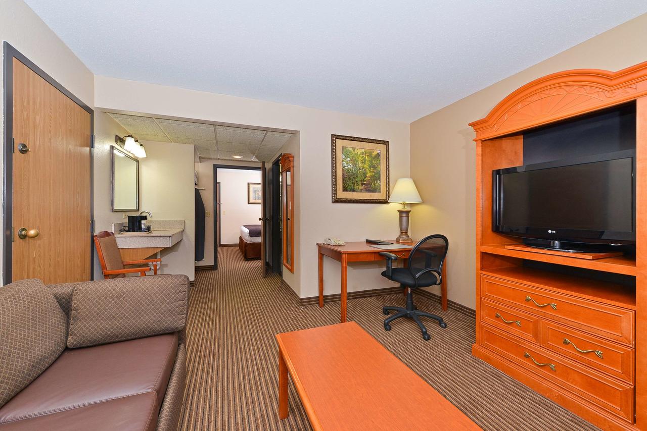 Kelly Inn Minot - thumb 39