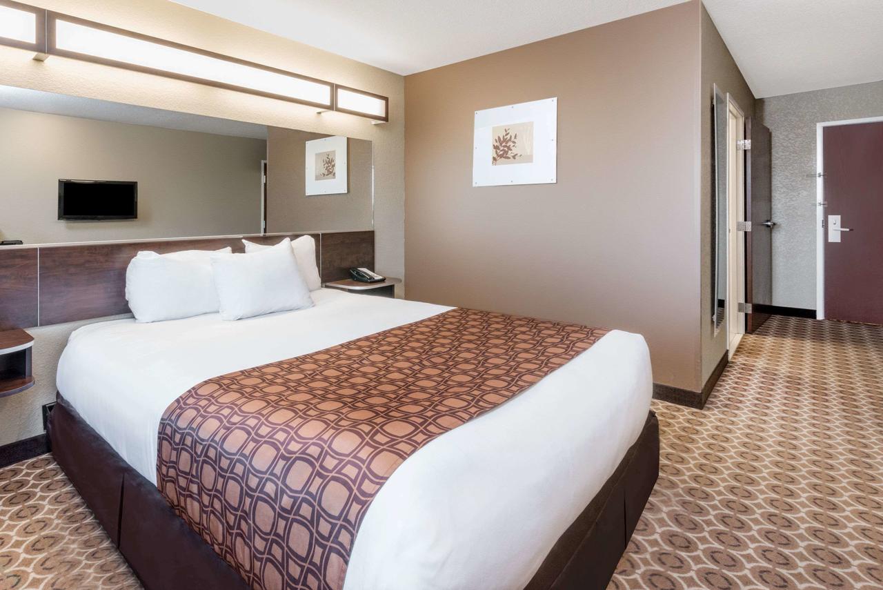 Microtel Inn & Suites By Wyndham Dickinson - thumb 17