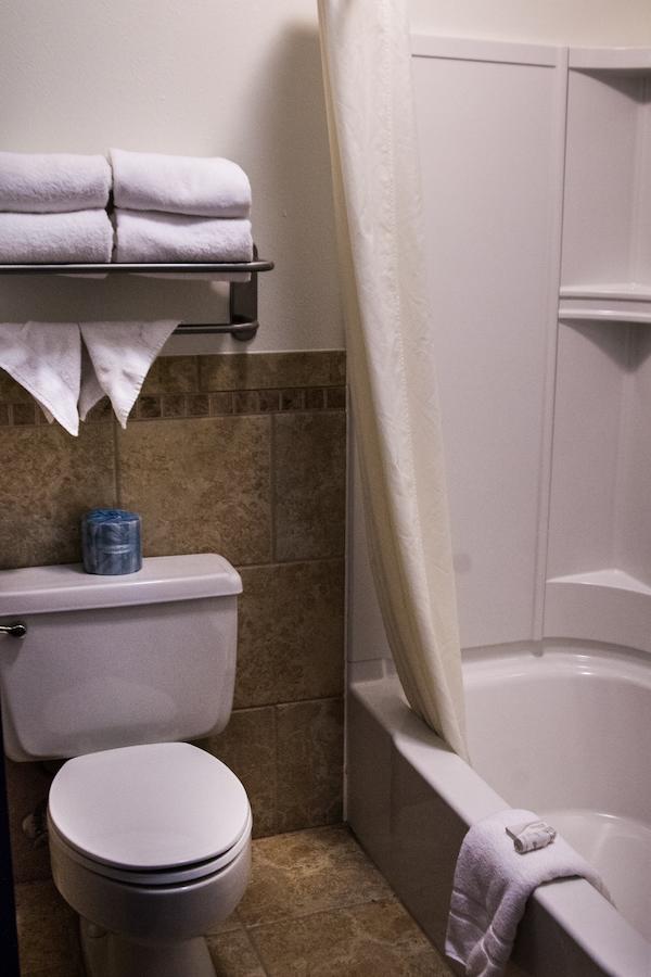 Fargo Inn And Suites - thumb 6