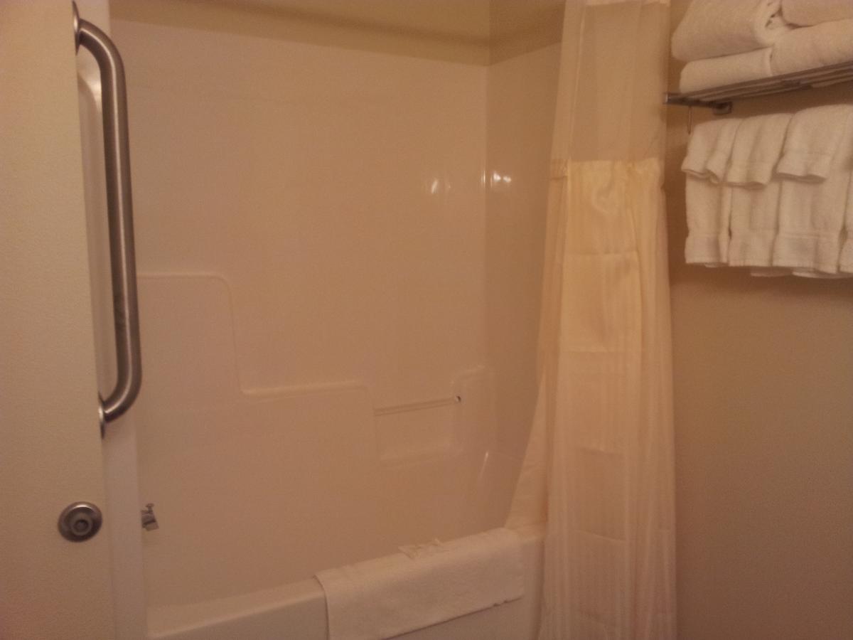 Noble Inn Minot - thumb 35