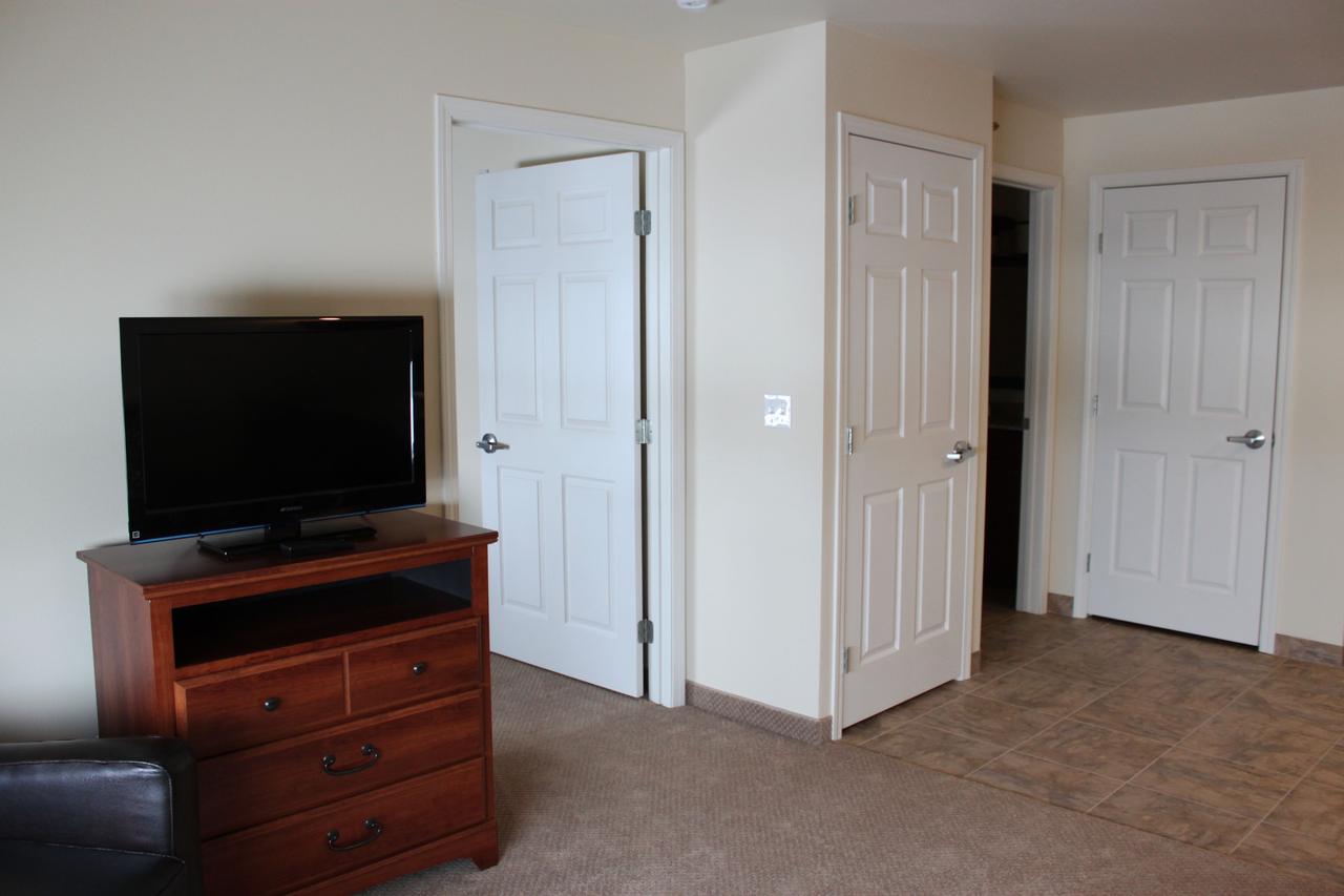 Noble Inn Minot - thumb 24