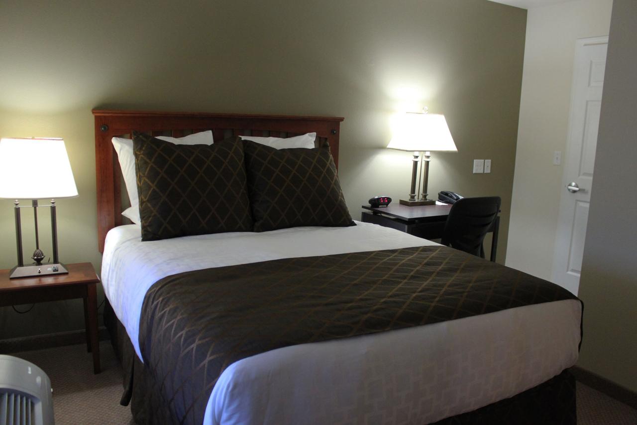 Noble Inn Minot - thumb 26