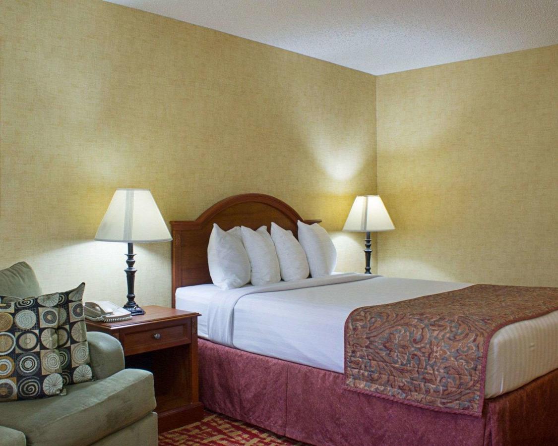Rodeway Inn Grand Forks - thumb 37