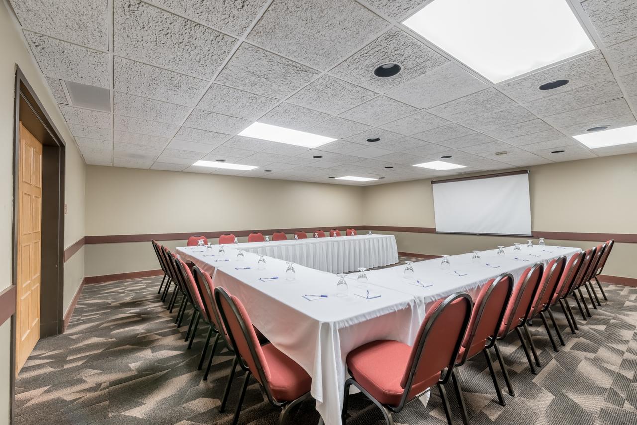 Ramada By Wyndham Fargo - thumb 14