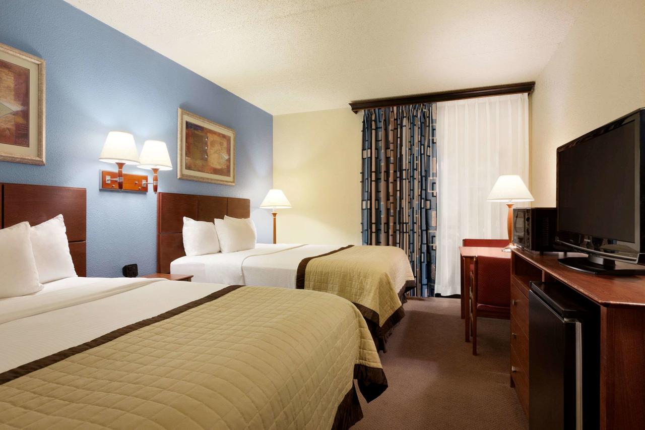 Ramada By Wyndham Fargo - thumb 32