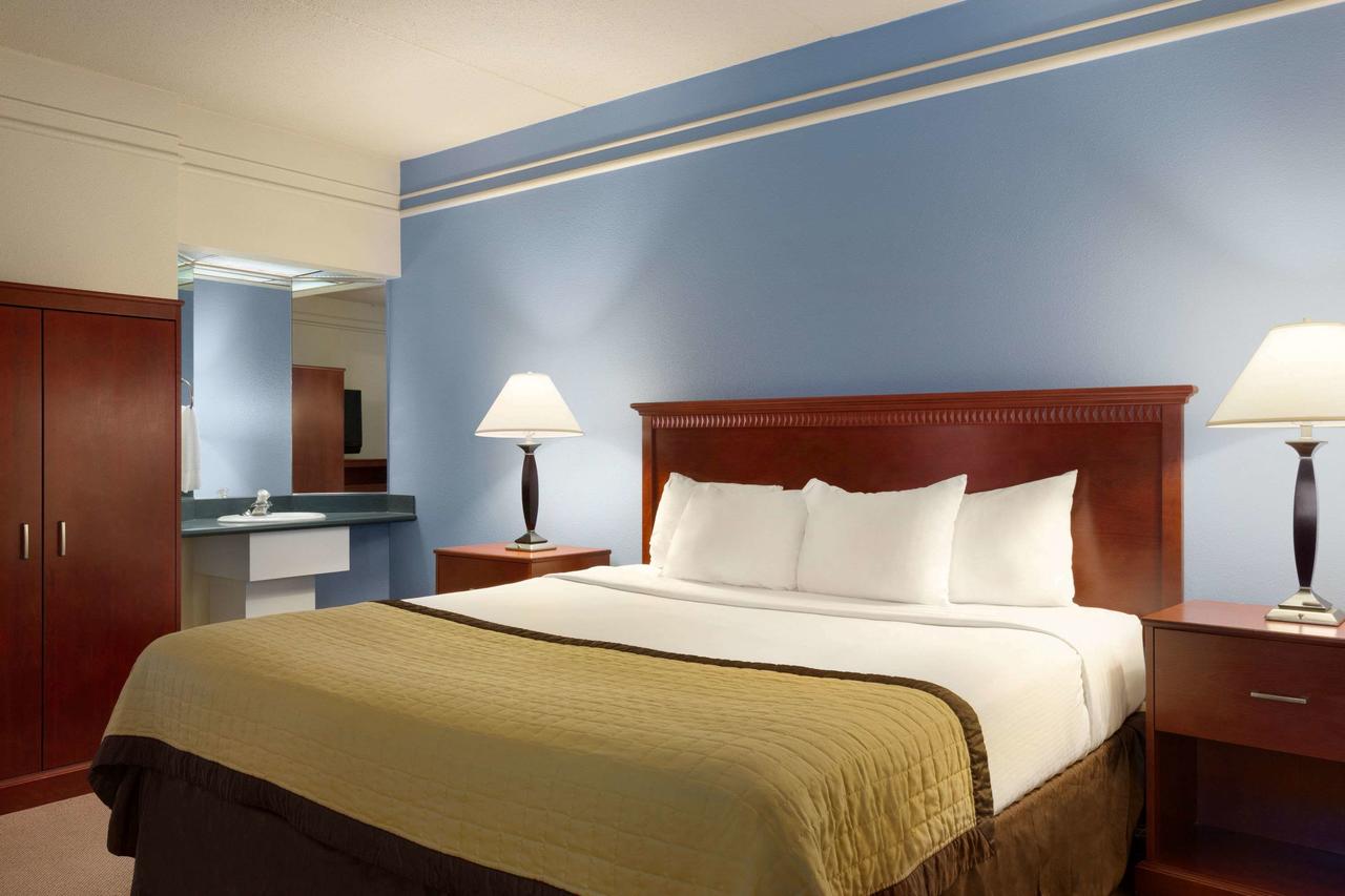 Ramada By Wyndham Fargo - thumb 23
