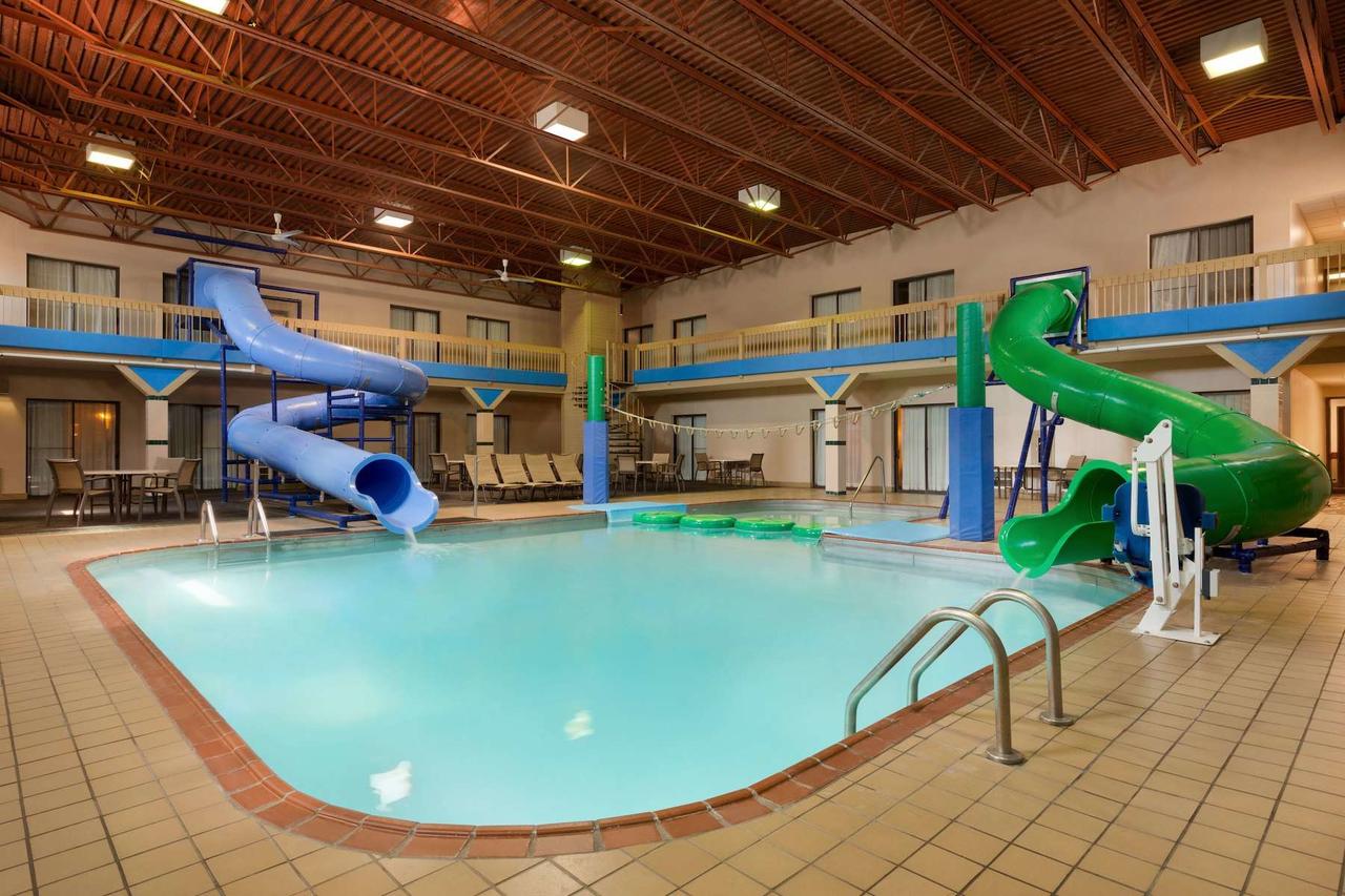 Ramada By Wyndham Fargo - thumb 1