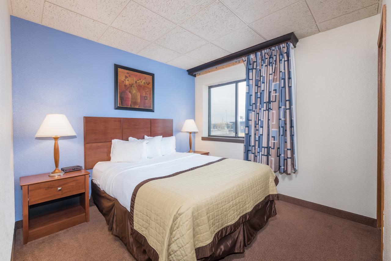 Ramada By Wyndham Fargo - thumb 8