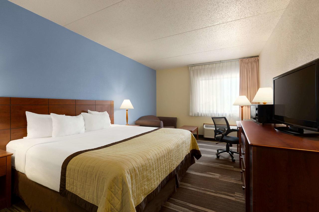 Ramada By Wyndham Fargo - thumb 22