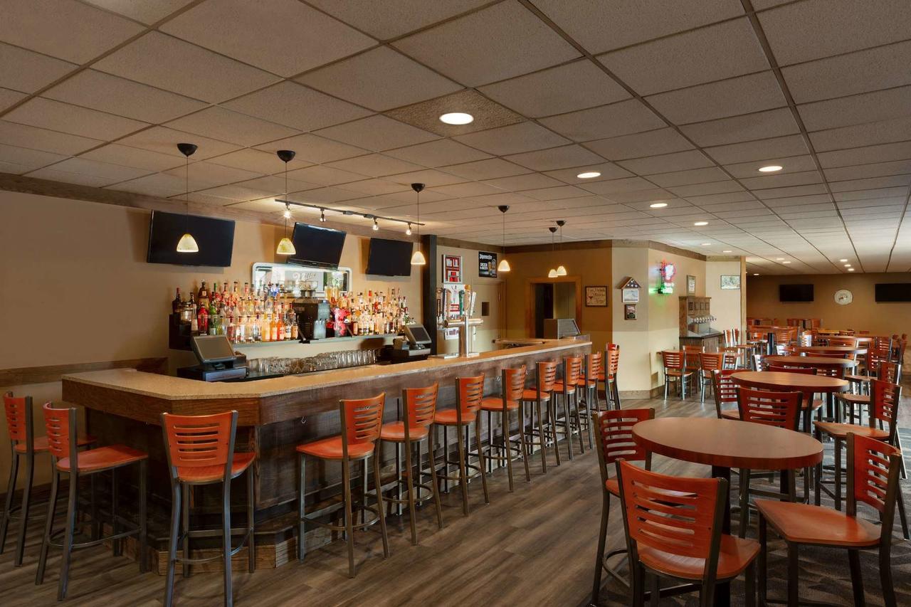 Ramada By Wyndham Fargo - thumb 3