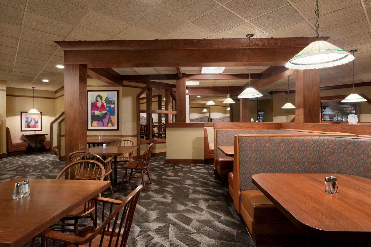 Ramada By Wyndham Fargo - thumb 30