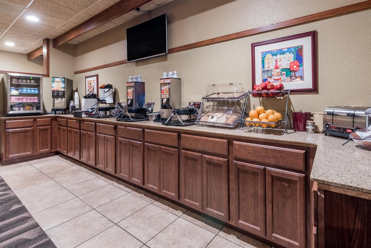 Ramada By Wyndham Fargo - thumb 19