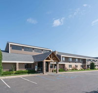 AmericInn by Wyndham Bismarck - Accommodation Michigan