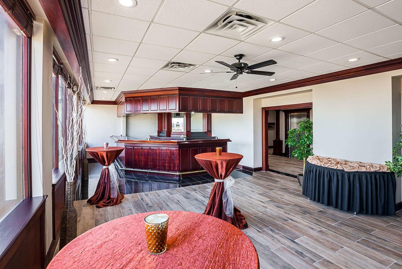 Quality Inn & Suites Cincinnati Downtown - thumb 13