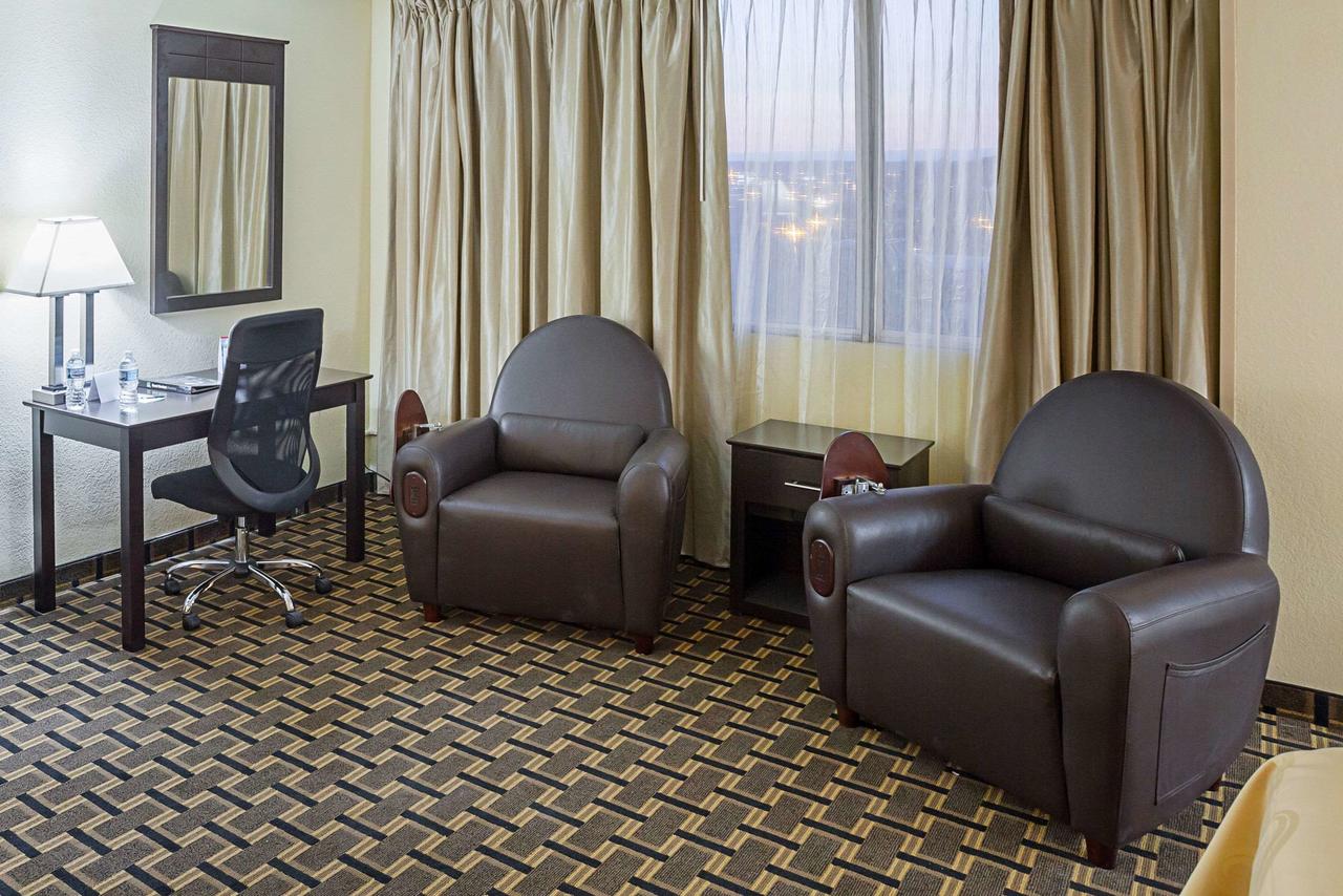 Quality Inn & Suites Cincinnati Downtown - thumb 23