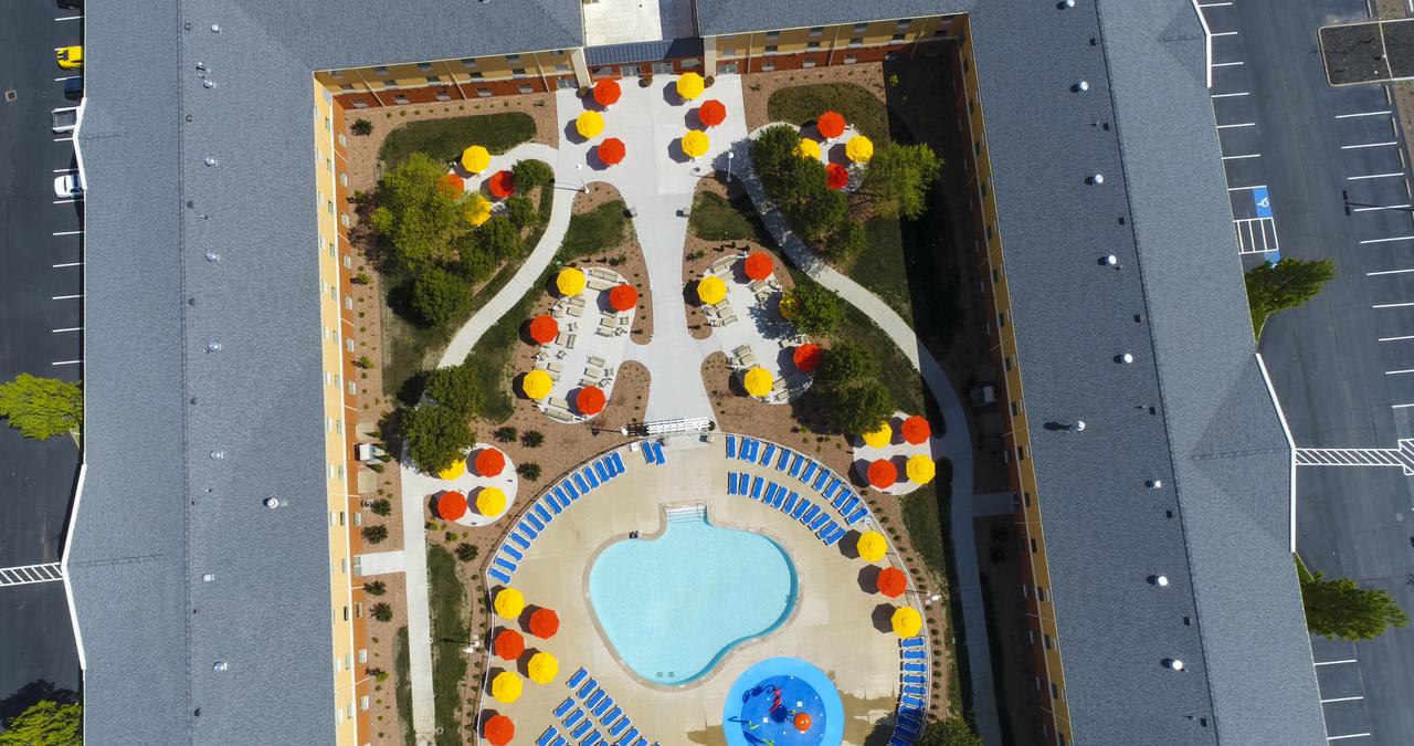 Cedar Point's Express Hotel - thumb 7