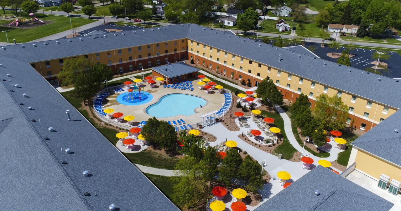 Cedar Point's Express Hotel - thumb 3