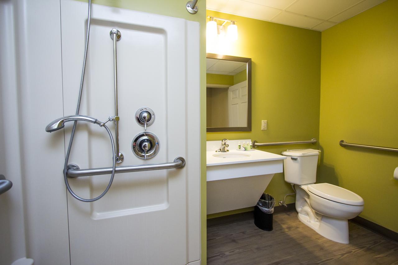 Cedar Point's Express Hotel - thumb 42