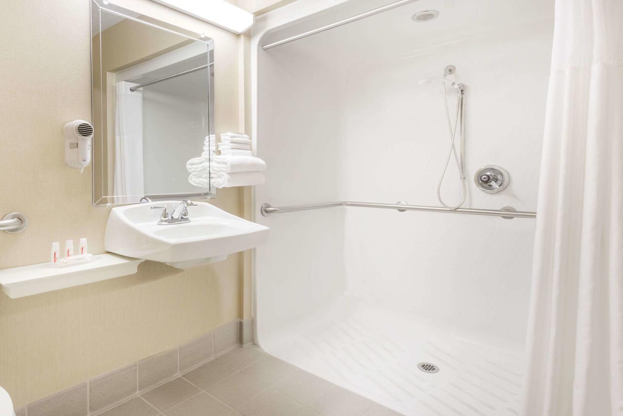 Baymont By Wyndham Athens - thumb 9