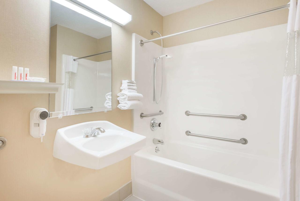 Baymont By Wyndham Athens - thumb 7