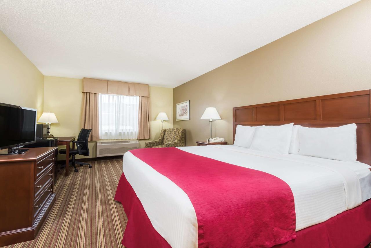 Baymont By Wyndham Athens - thumb 20