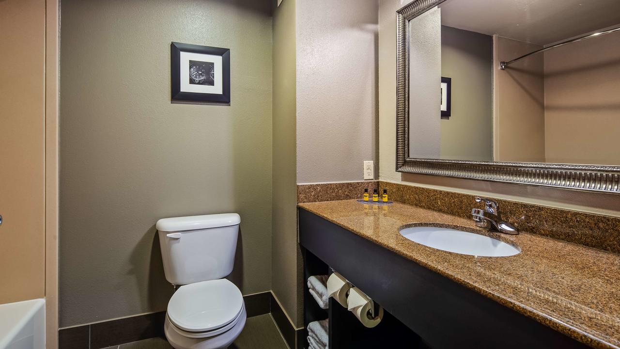 Best Western Plus Midwest City Inn & Suites - thumb 19