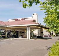 Ramada by Wyndham Portland Airport - Accommodation Michigan