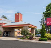 Ramada by Wyndham Portland - Accommodation Michigan