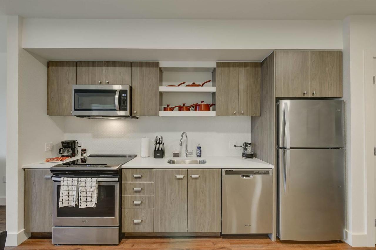 Pristine 2br In Fab Portland Neighborhood - thumb 2