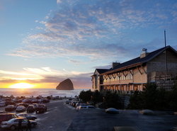 Headlands Coastal Lodge & Spa