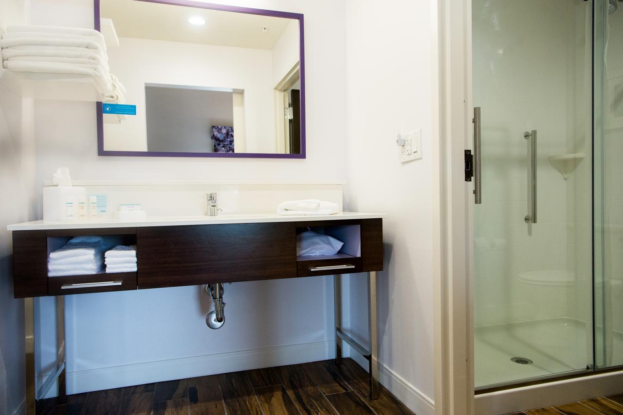 Hampton Inn & Suites Warrington Horsham - thumb 16