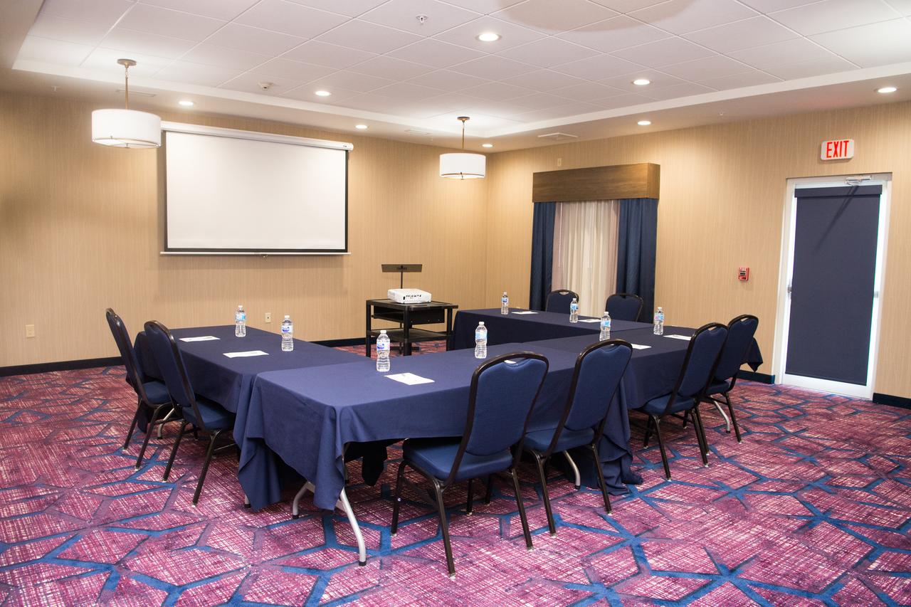 Hampton Inn & Suites Warrington Horsham - thumb 9