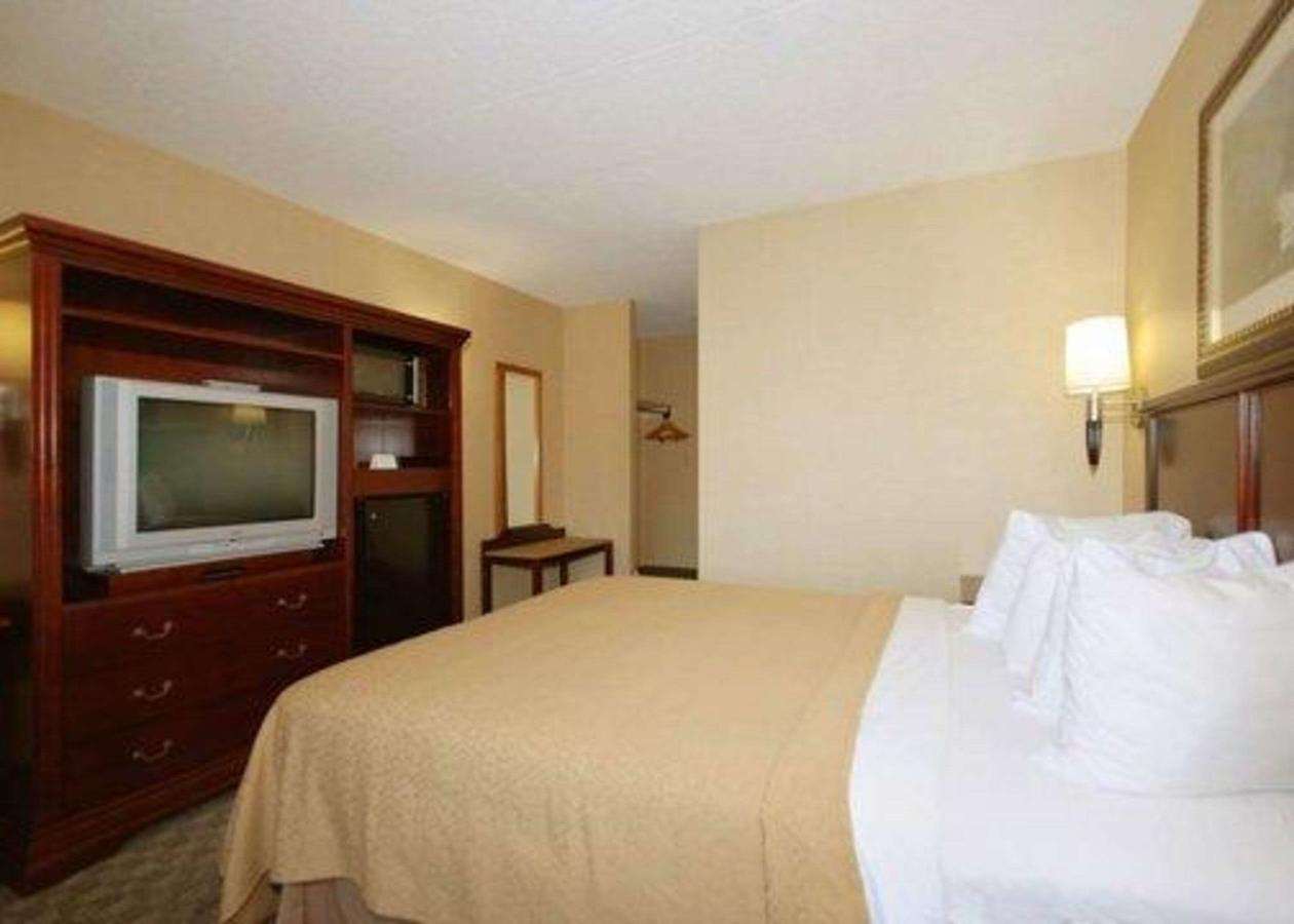 Quality Inn & Suites Bensalem - thumb 12