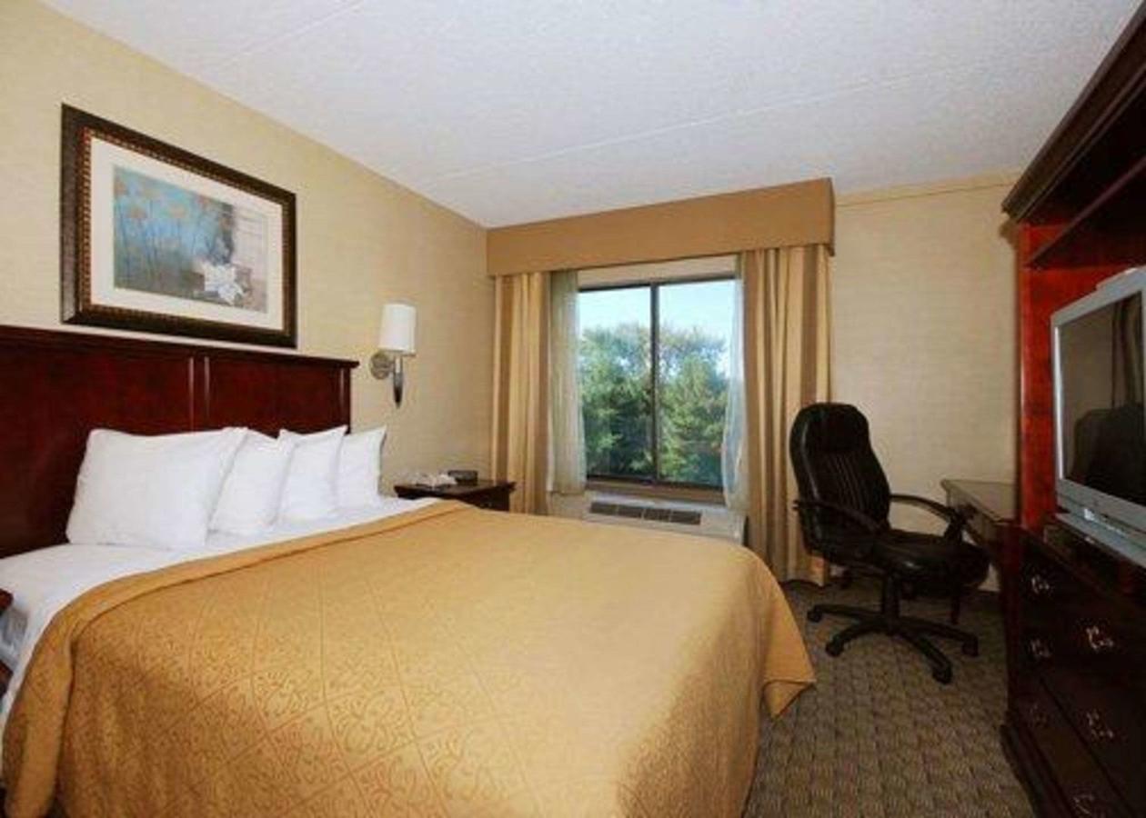 Quality Inn & Suites Bensalem - thumb 9