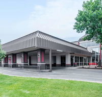 Ramada by Wyndham Rapid City - Accommodation Michigan