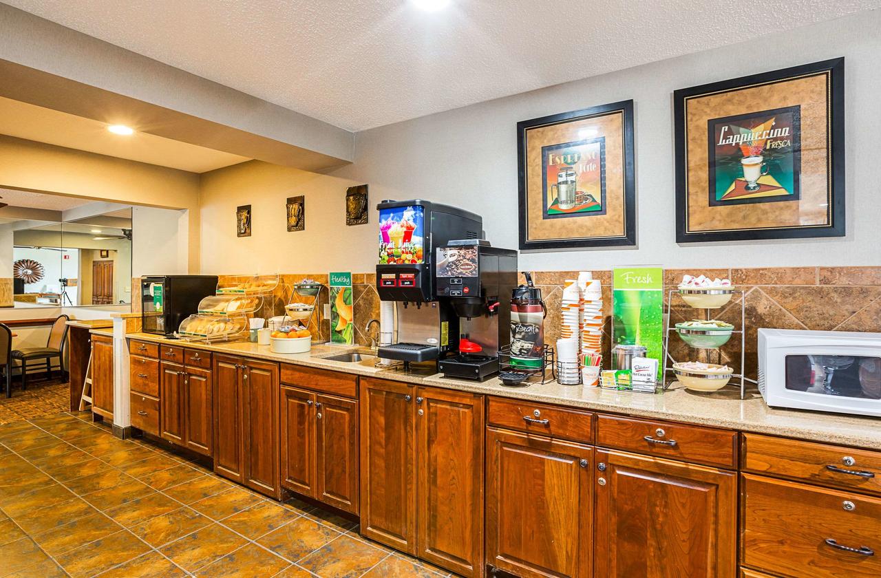 Quality Inn Mitchell - thumb 19