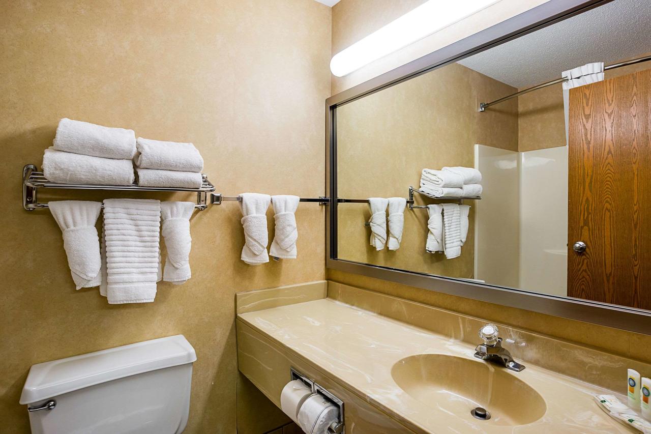 Quality Inn Mitchell - thumb 23