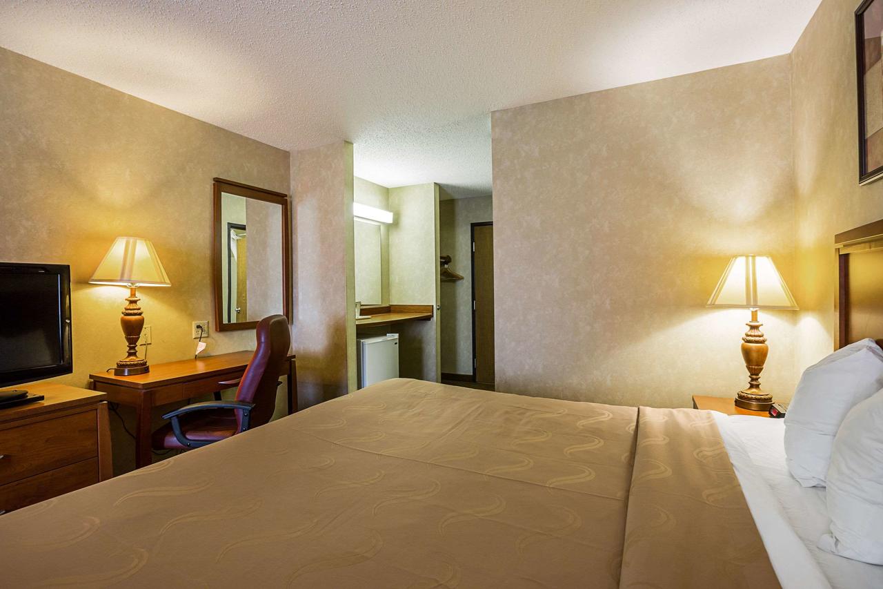 Quality Inn Mitchell - thumb 1