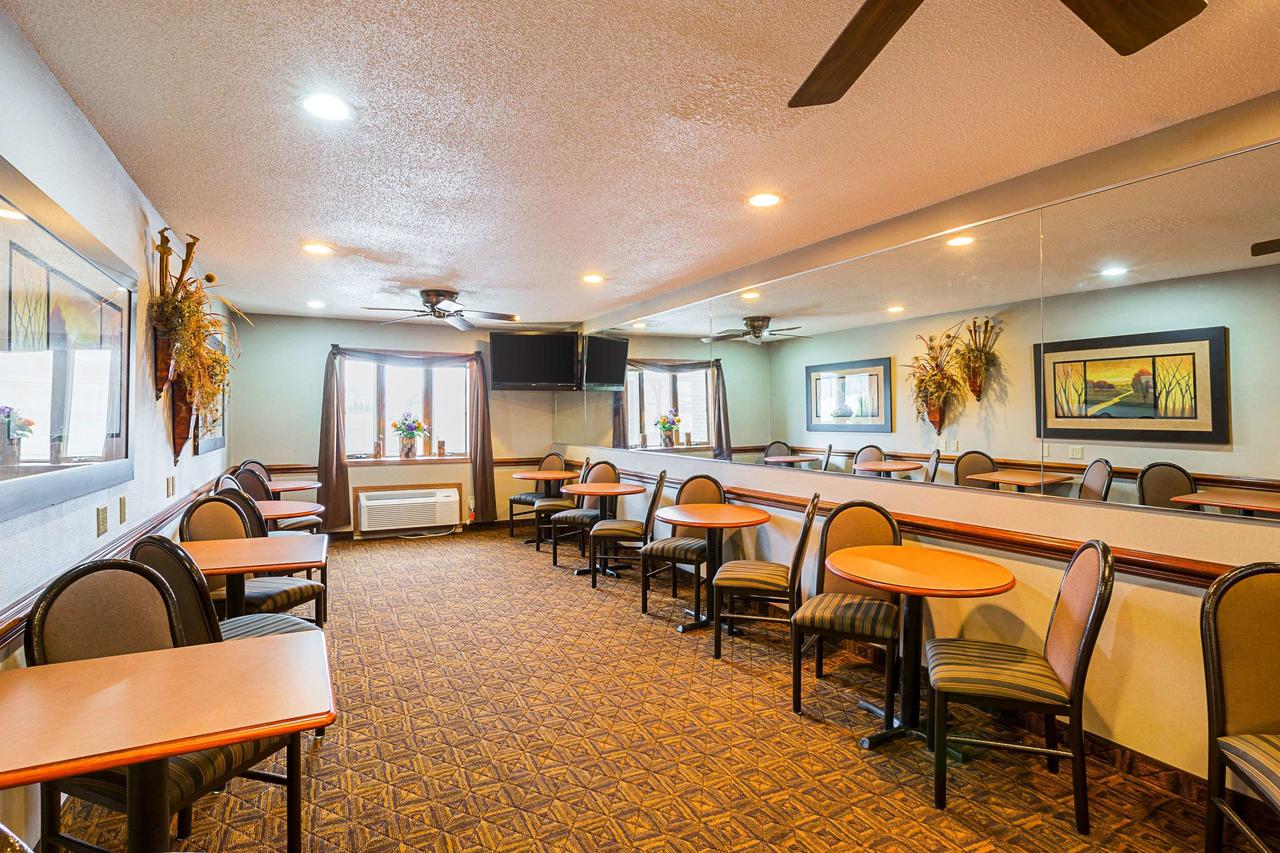 Quality Inn Mitchell - thumb 18