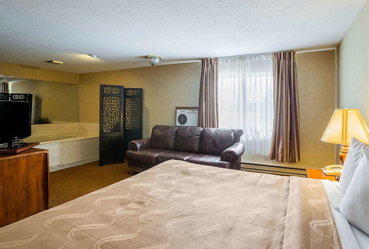 Quality Inn Mitchell - thumb 6