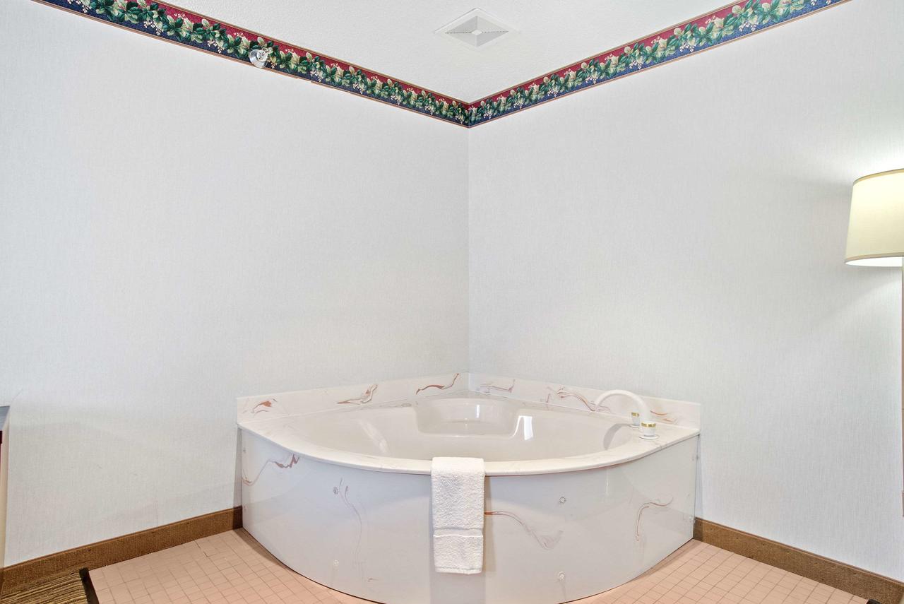 Quality Inn Near Mount Rushmore - thumb 6