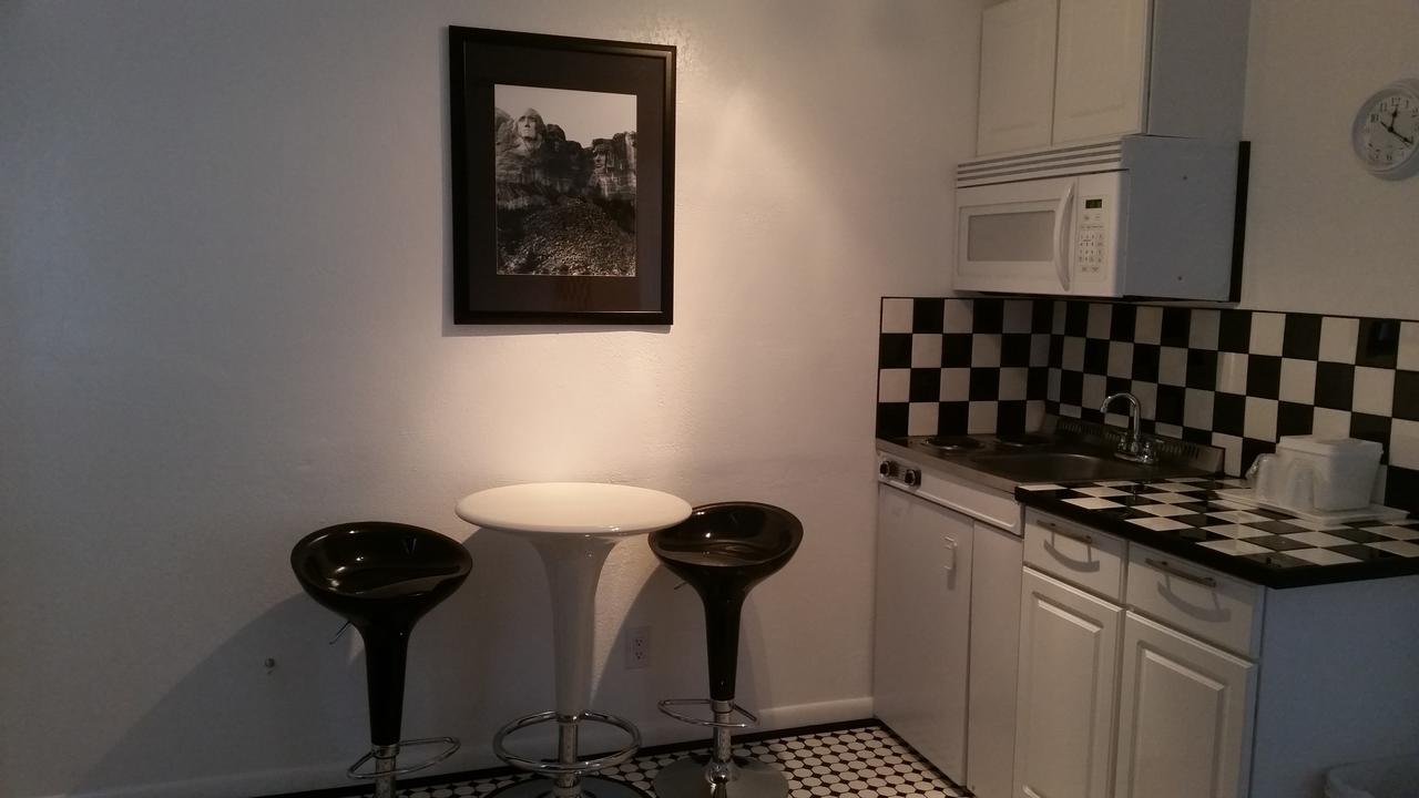 Rocket Motel - thumb 37