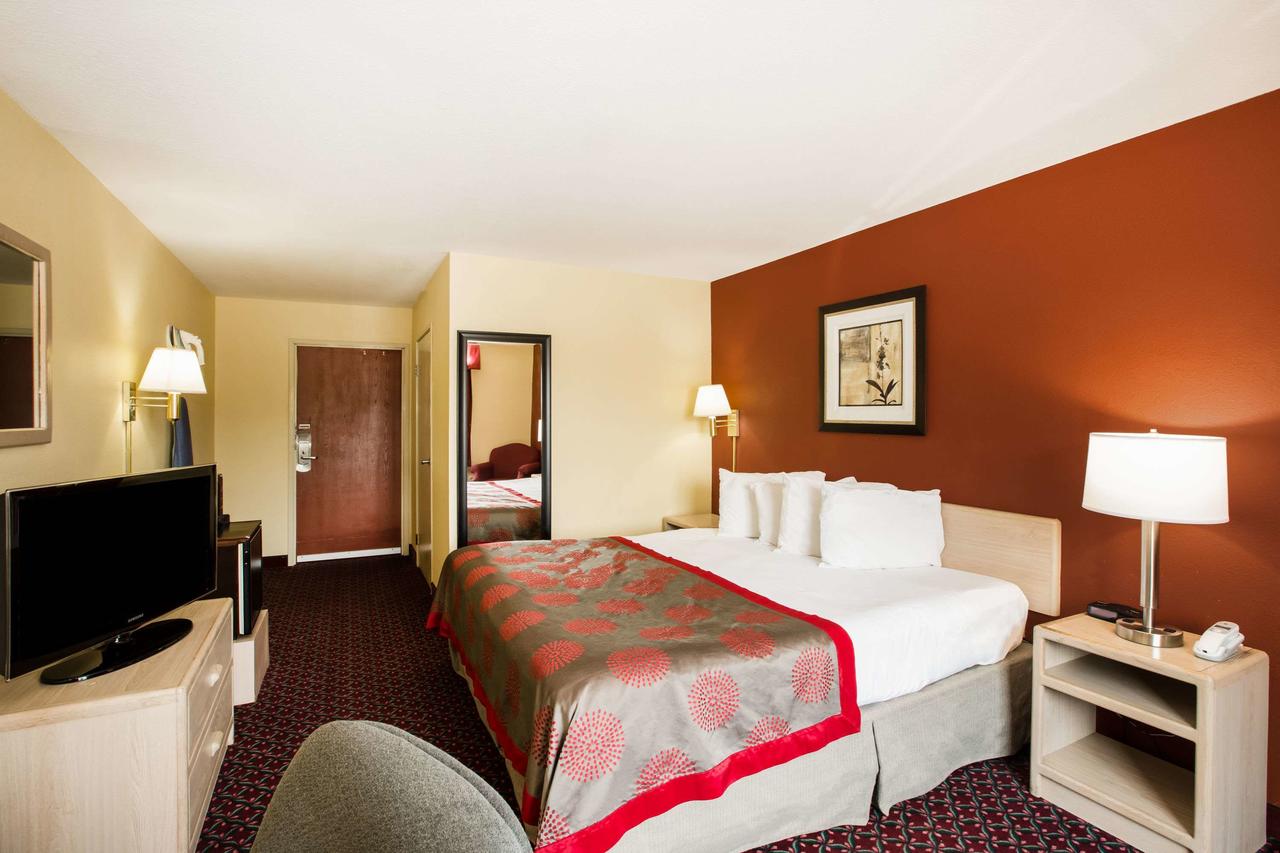 Ramada By Wyndham Sioux Falls - thumb 28