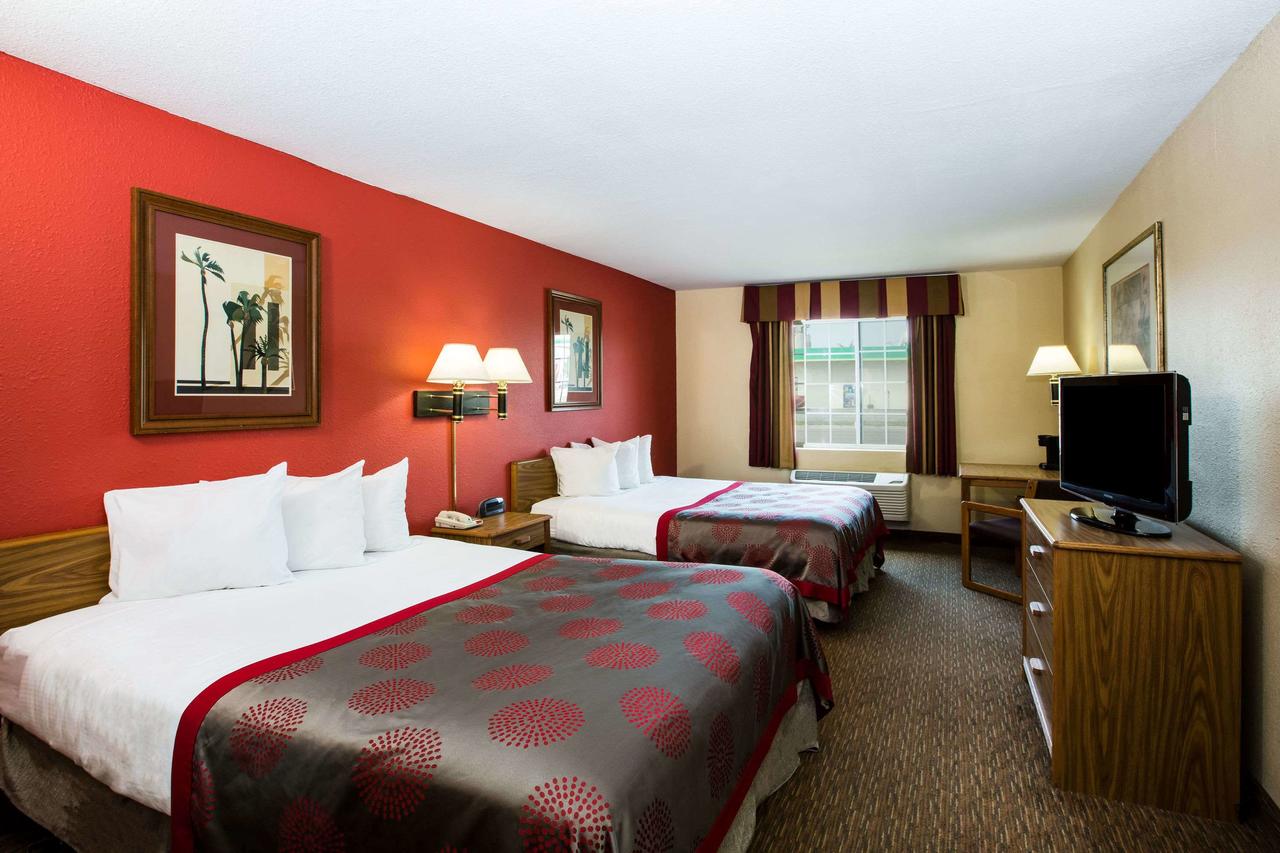 Ramada By Wyndham Sioux Falls - thumb 30
