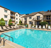 Club Hotel Nashville Inn  Suites - Accommodation Michigan