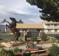 Broken Spur Inn  Steakhouse - Accommodation Michigan