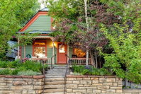 Abode at Heirloom House Accommodation Michigan