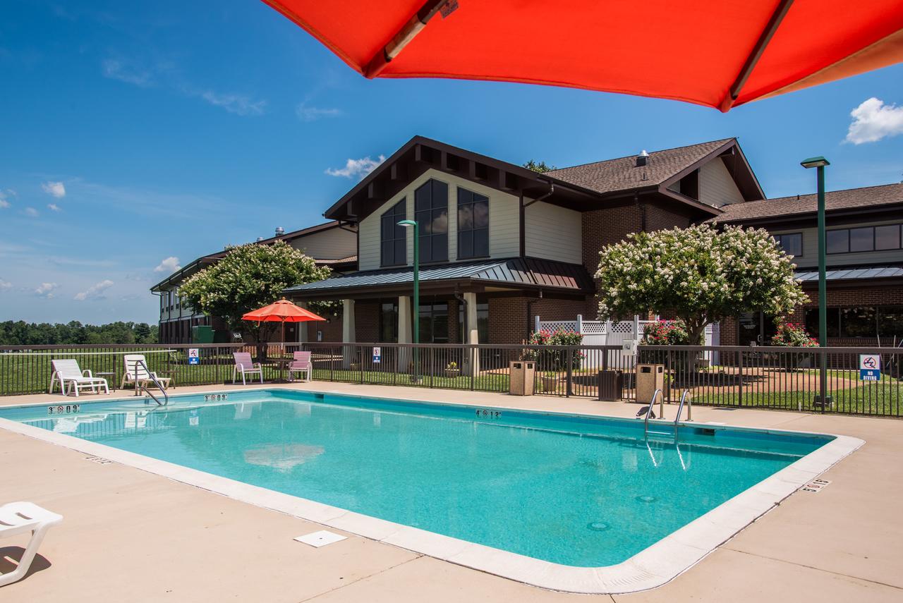 Round Hill Inn - thumb 10