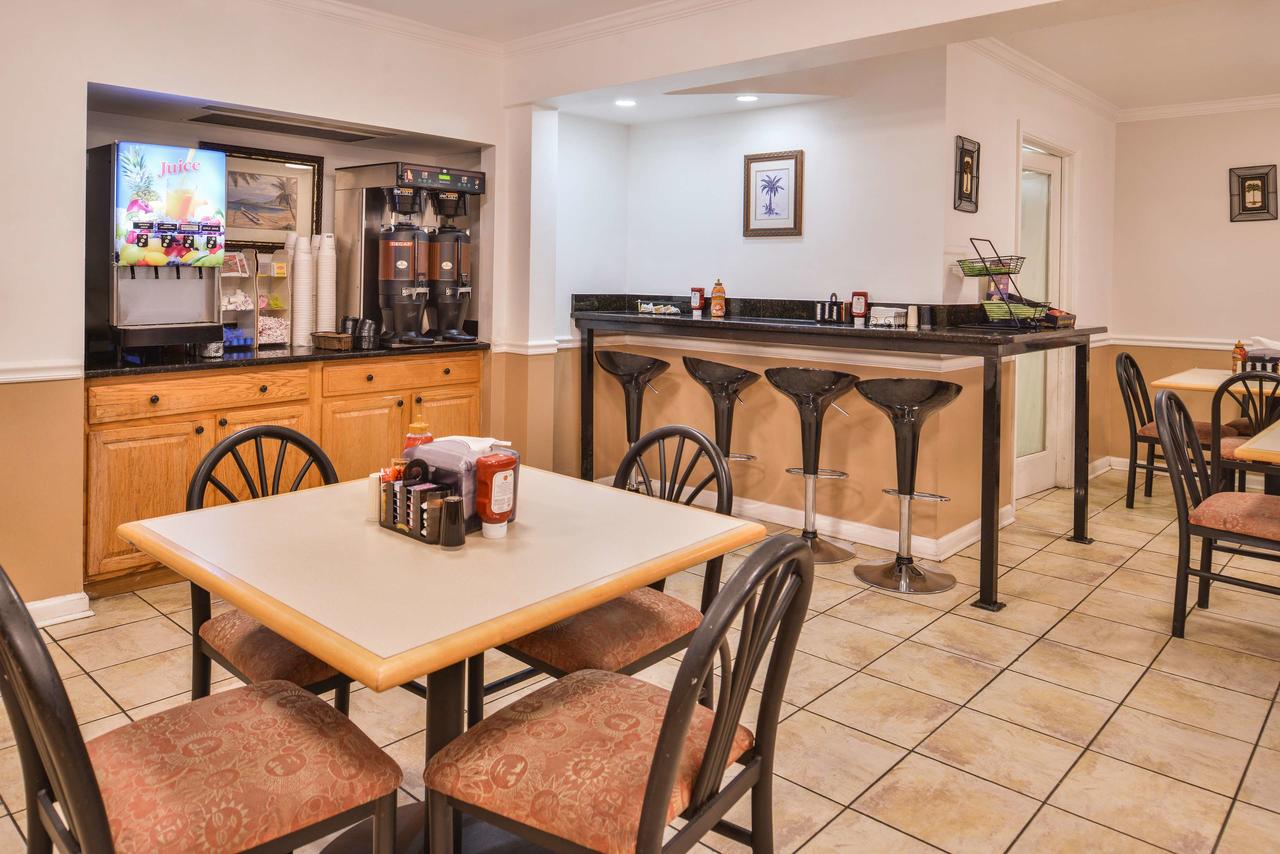 Best Western Plus Holiday Sands Inn & Suites - thumb 38